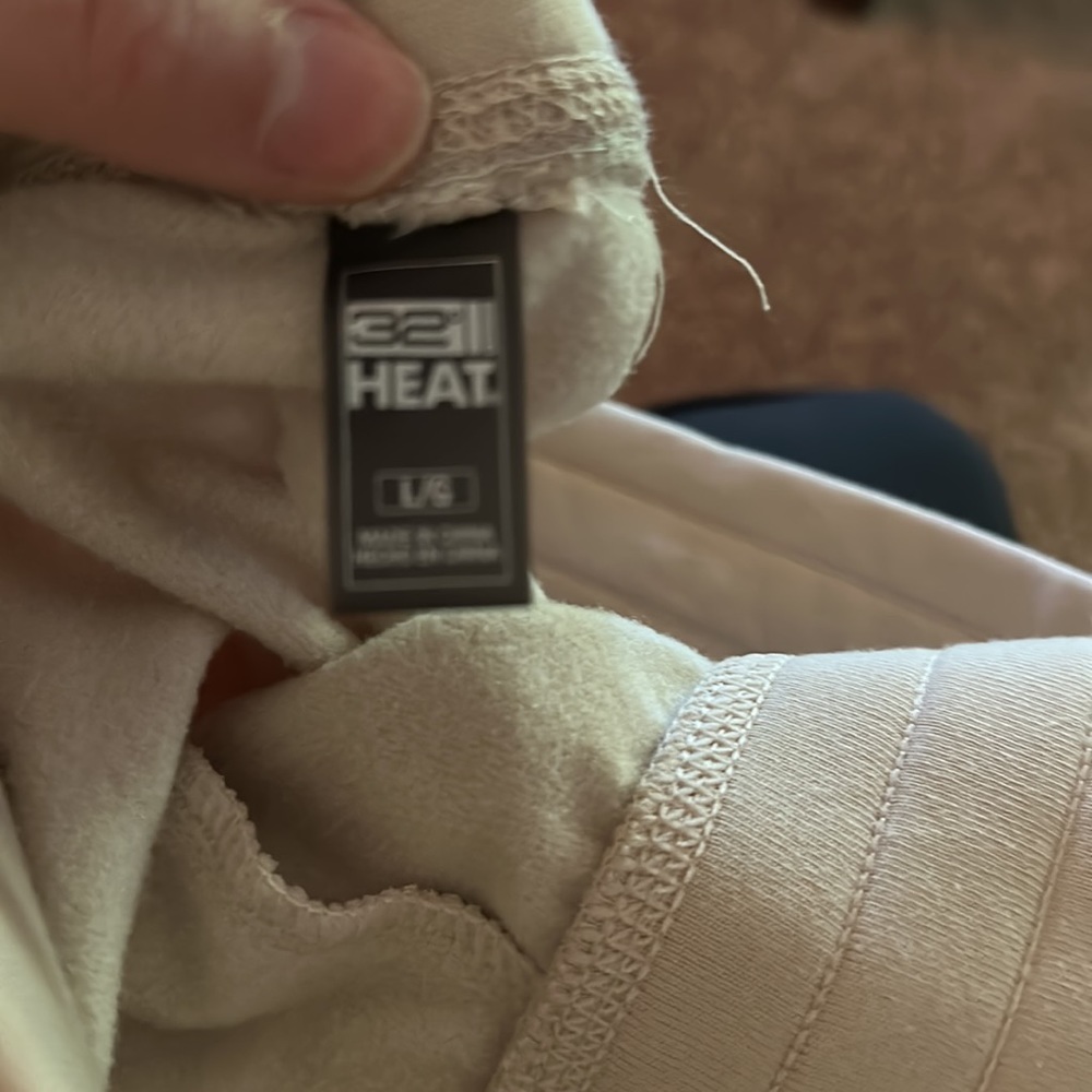 32• pants - Picture 3 of 3
